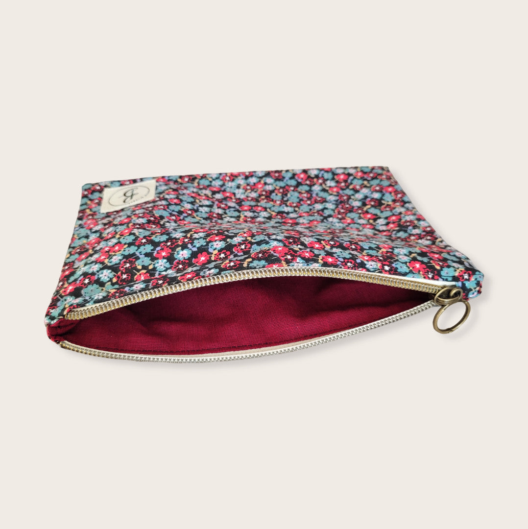 Pochette zippée upcyclée Fleurs rouges